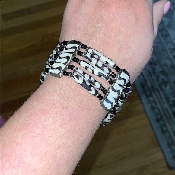 Zebra Stretchy Bracelet - Picture 1 of 2